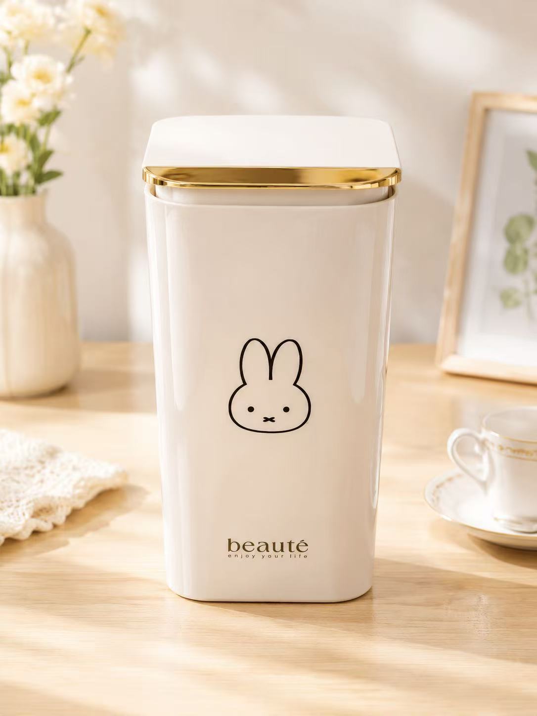 makeup brush case(mikko, hk, usahana, maru, snoopy)